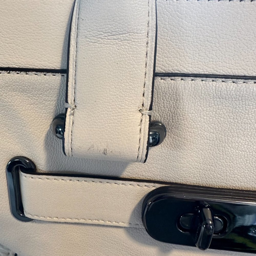 Beautiful Authentic Coach bag - Picture 6 of 12